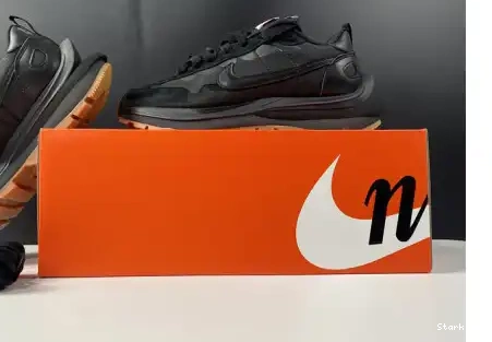 DD1875-001 Vaporwaffle Gum Sacai Nike Black 0602